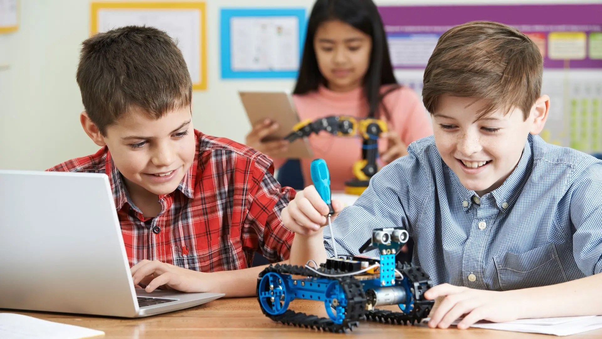 Robótica para estudiantes: Una herramienta educativa innovadora - Cómo puede la robótica ayudar a los estudiantes robotica para estudiantes - Cómo puede la robótica ayudar a los estudiantes