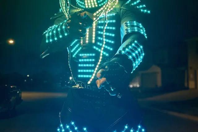 Robot LED Show: La Experiencia de Entretenimiento del Futuro - What are LED robots robot led show - What are LED robots