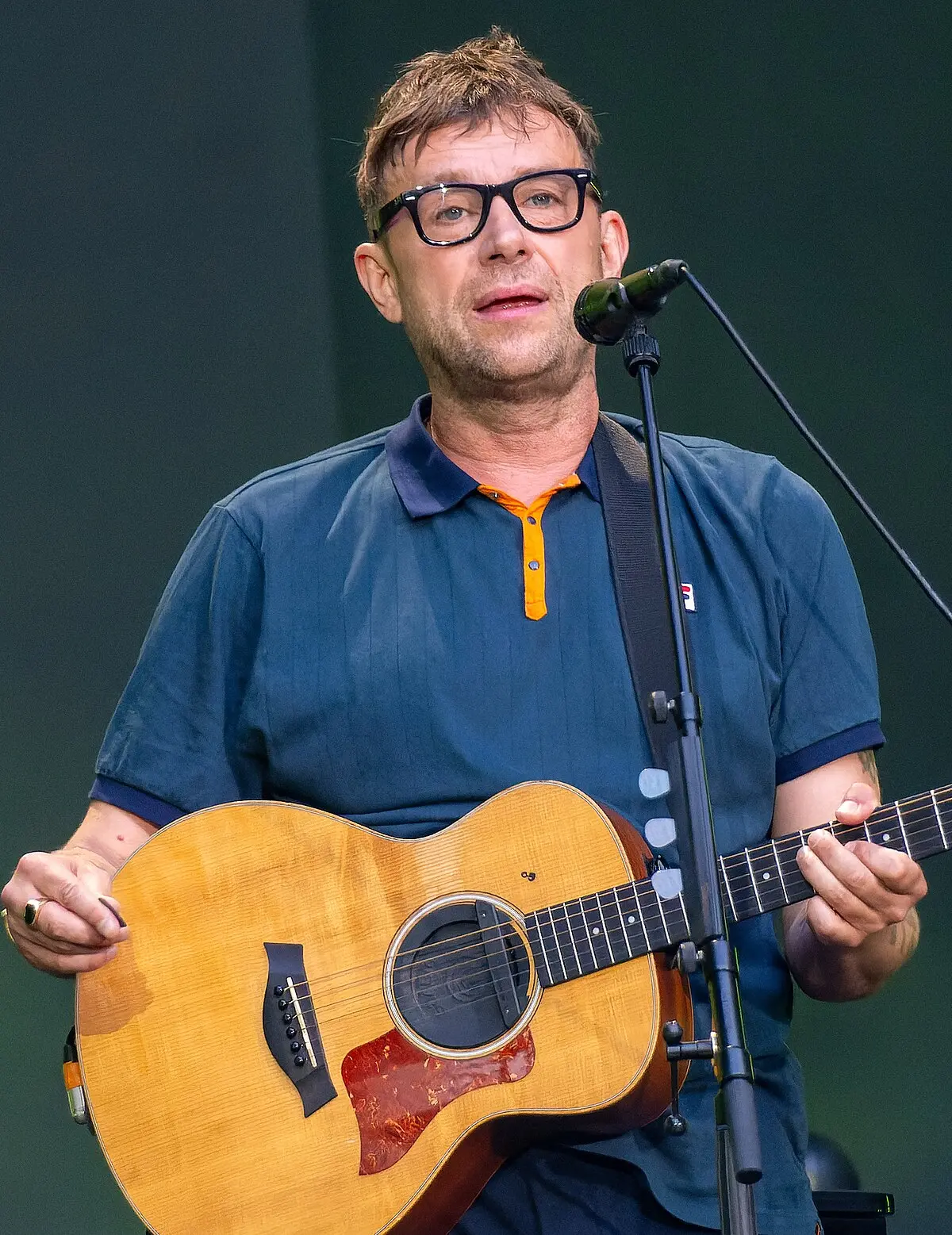 <b>Damon Albarn</b>: Un análisis de su prolífica carrera musical y su álbum <b>Everyday Robots</b> - What religion is Damon Albarn damon albarn robots - What religion is Damon Albarn